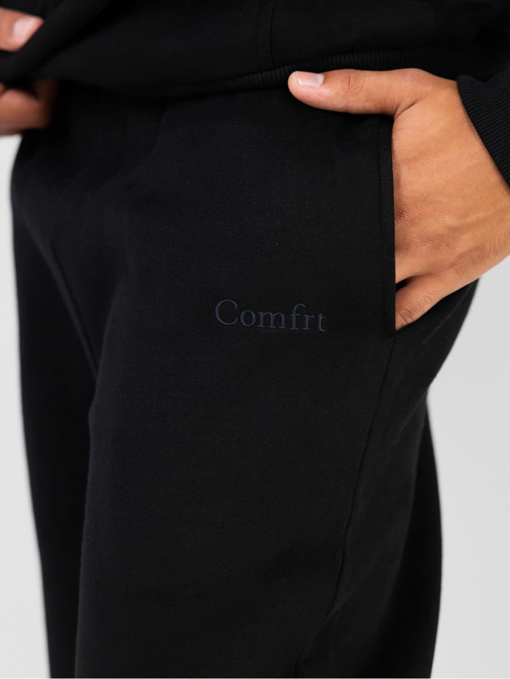 Comfrt Signature Straight Leg Sweatpants size Small in Black - Picture 2 of 8